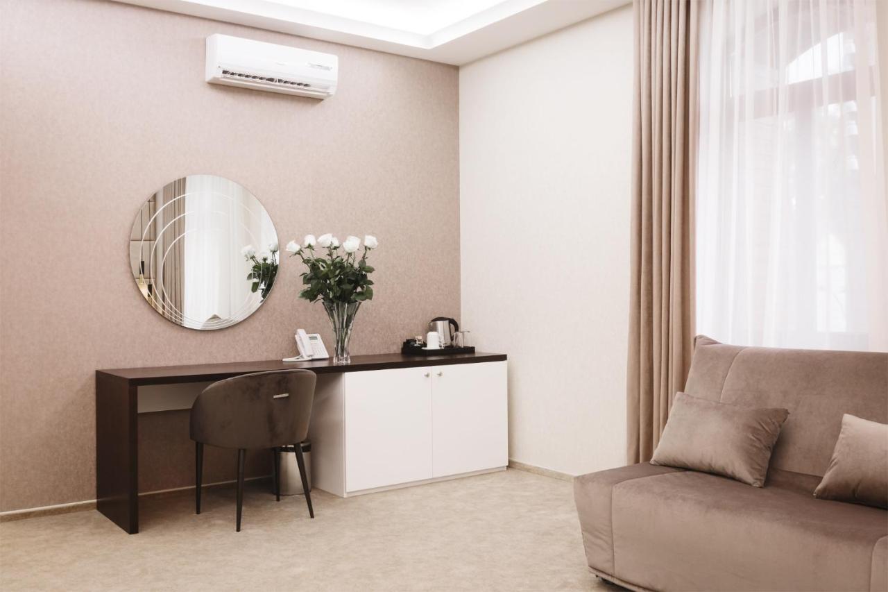 Roxen Hotel&Spa Chisinau Exterior foto